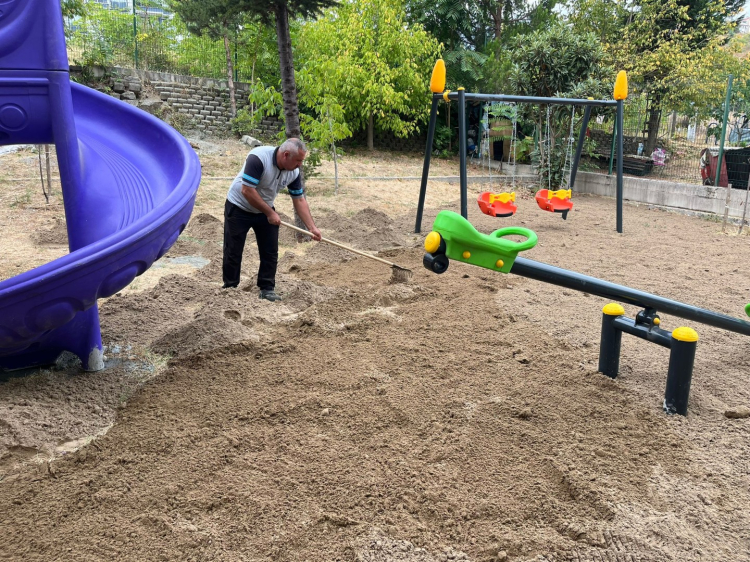 Kocaeli Büyükşehir’den oyun gruplarına bakım