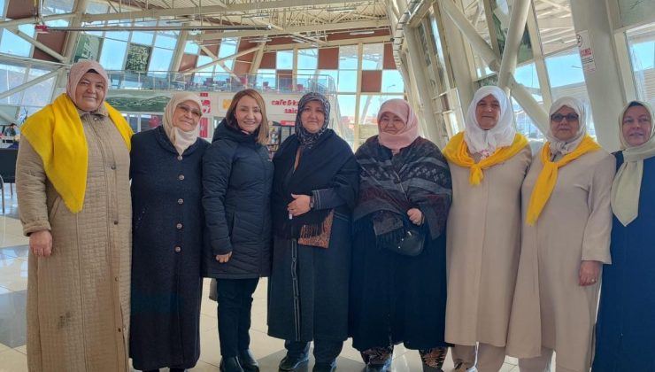 Başkan Tekin Umre Yolcularını Dualarla Uğurladı