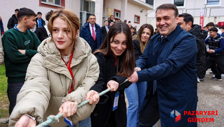 Nevruz’un Coşkusu Bilecik’te Zirve Yaptı: Vali Sözer Öğrencilerle Bir Araya Geldi