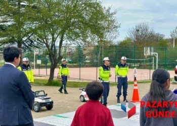 Kaymakam Kara’dan miniklere hayat kurtaran uyarı: “trafik kuralları geleceğinizi korur”