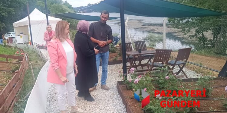 Küçüklemalı Gül Bahçesi ziyaretçilerini ağırlıyor